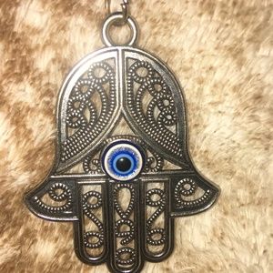 Hamsa hand with eye